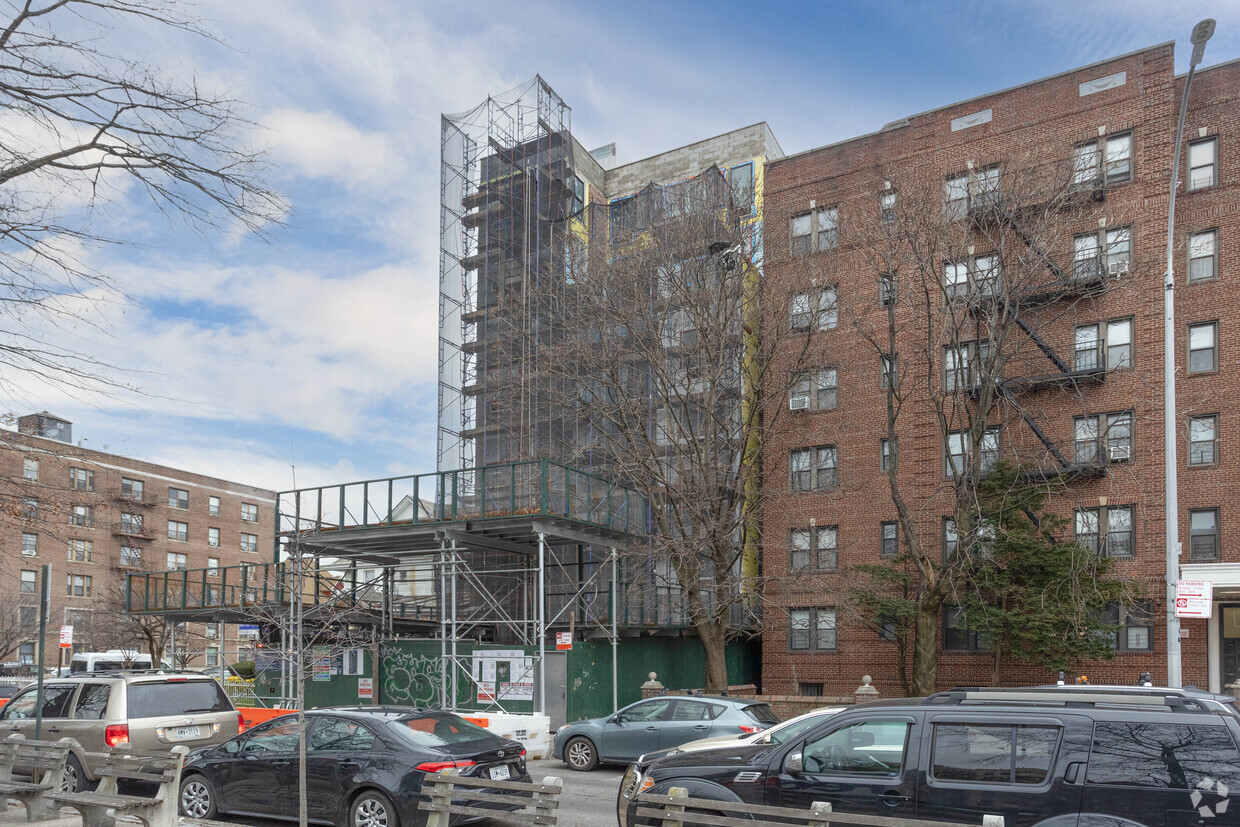 Building Photo - 265 Ocean Pky