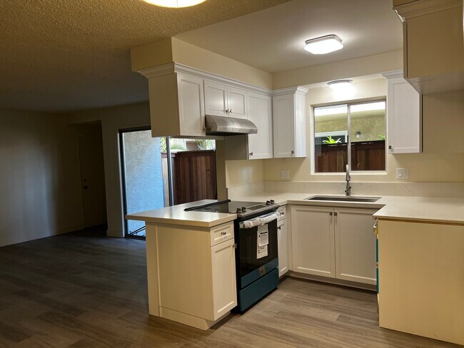 Building Photo - 2210 Clark Ln