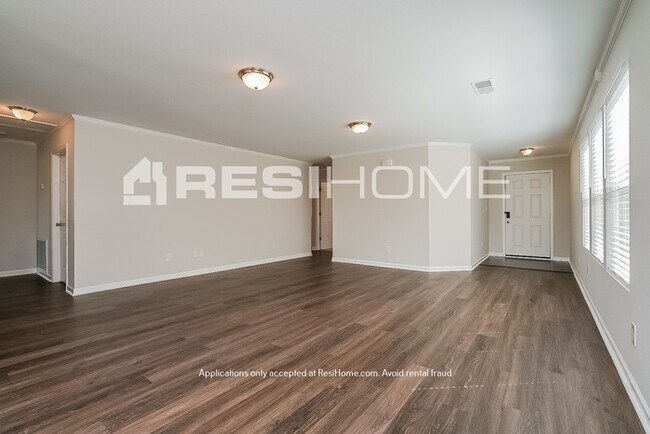 Foto del edificio - HOME FOR RENT!!