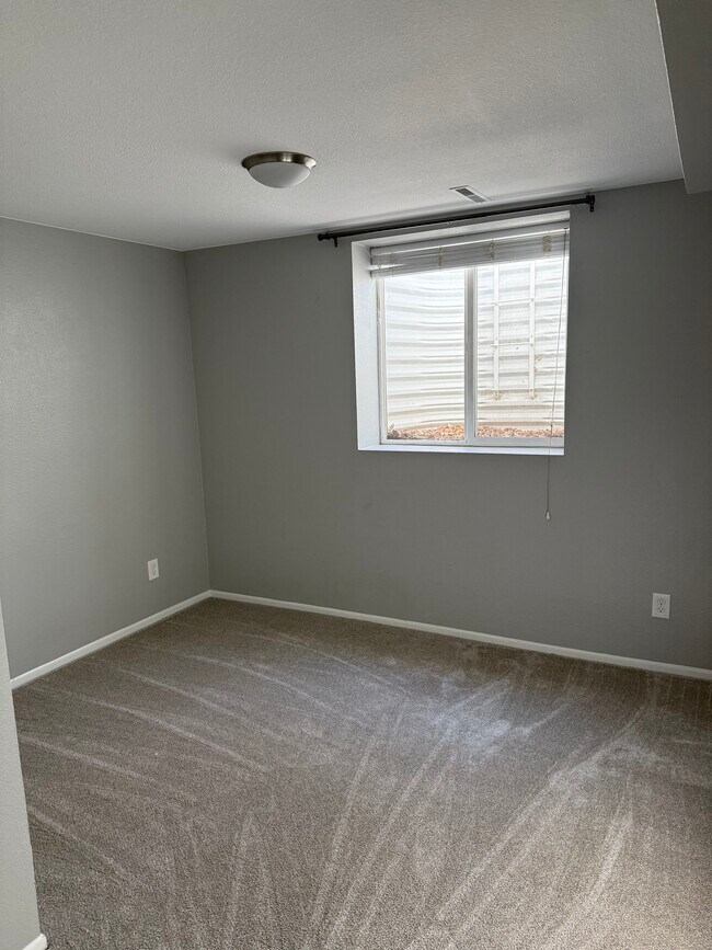 Foto del edificio - 1917 Oakwood Dr