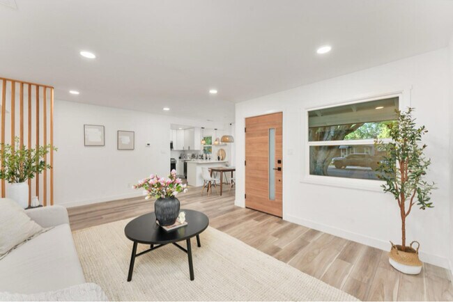 Foto del edificio - 5372 Moddison Ave
