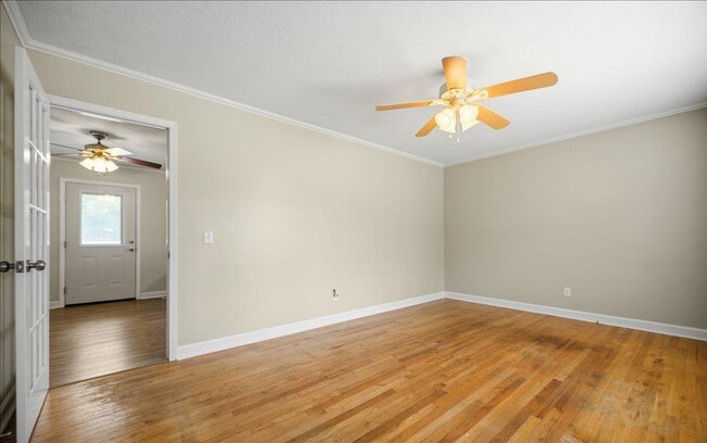 Building Photo - 1007 Greenleaf Rd