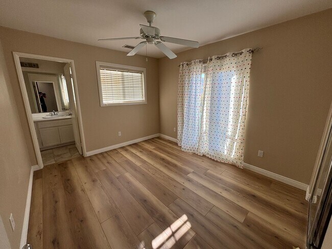 Foto del edificio - 3-Bedroom Townhome with Community Pool & S...