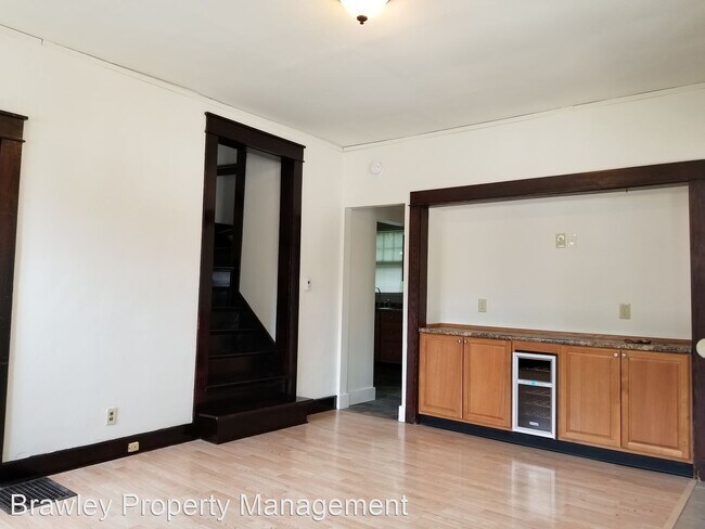 Foto del edificio - 5 br, 2.5 bath House - 408 E. Cottage Grov...