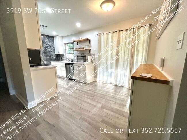 Foto del edificio - 3919 SW 21st St