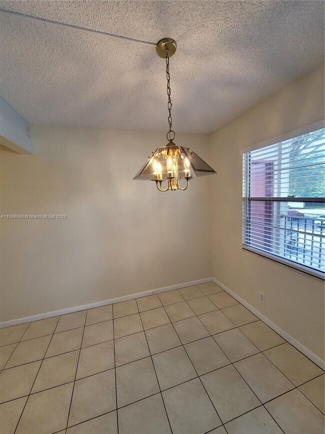 Building Photo - 1551 SW 135th Terrace