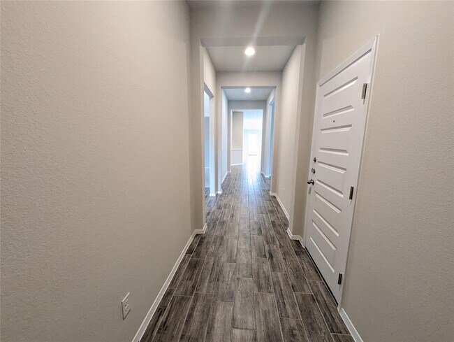 Foto del edificio - 212 Rollingwood Dr
