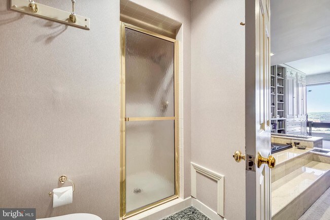 Foto del edificio - 10 E Lee St