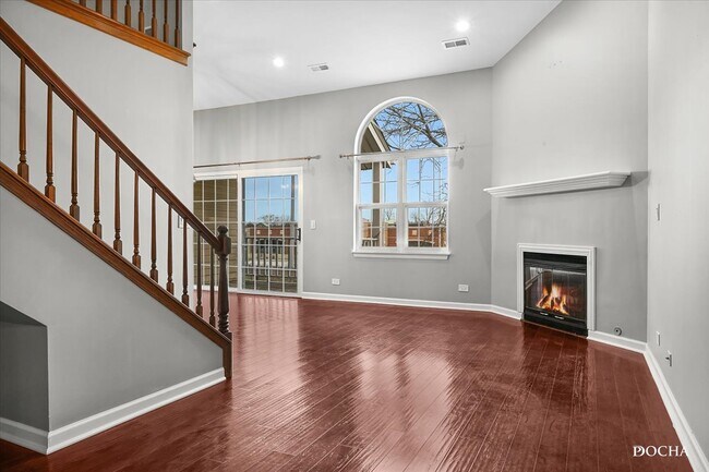 Building Photo - 5S470 Scots Dr