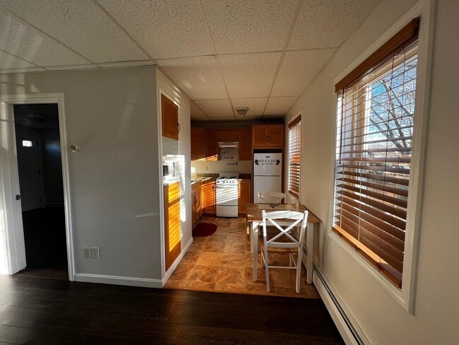 Building Photo - 1629 Fall River Ave
