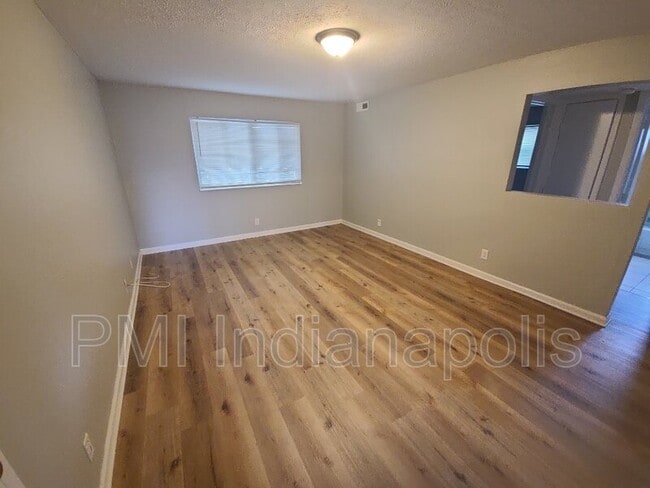 Building Photo - 6230 Eastridge Dr