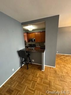 Building Photo - 4 Fordham Hill Oval