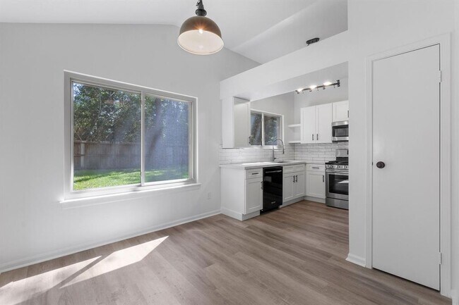 Building Photo - 66 S Cobble Hill Cir