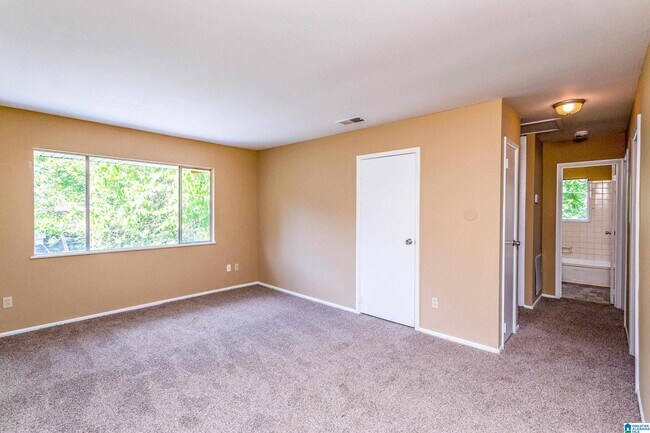 Foto del edificio - 1112 S Gale Dr