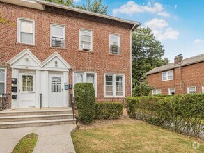 Building Photo - 48 Tibbetts Rd
