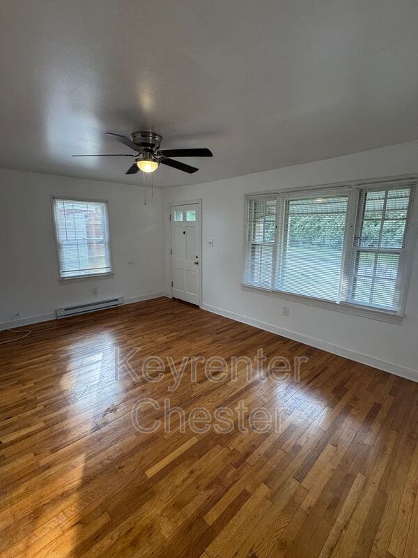 Building Photo - 923 Wills Rd
