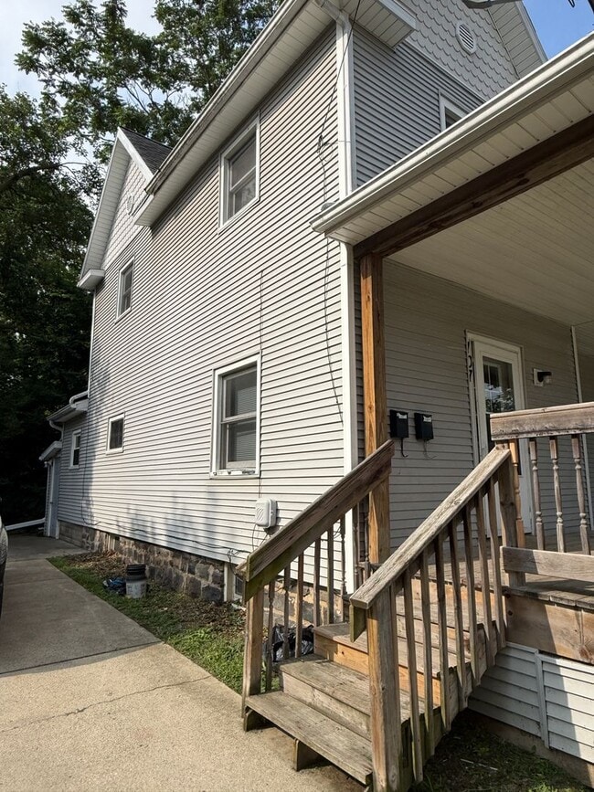 Building Photo - 107 W Wilkins St