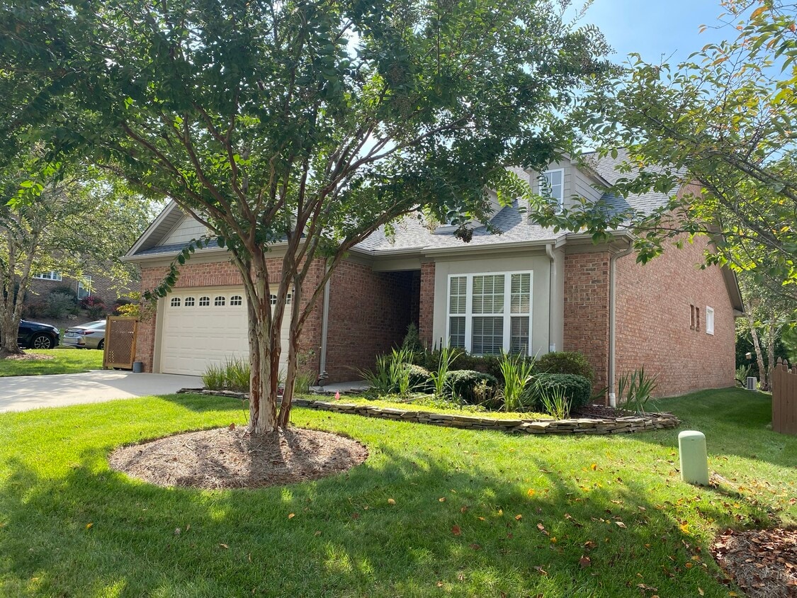 Foto principal - 2632 Belwick Village Dr