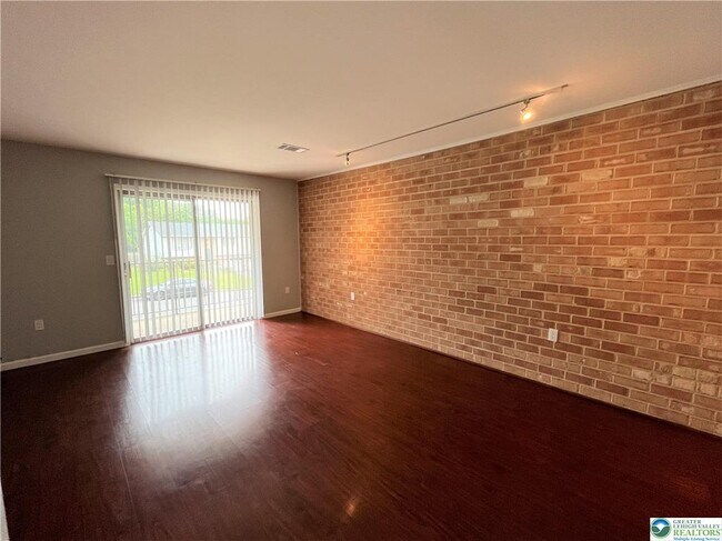 Foto del edificio - 4053 Vaughn St