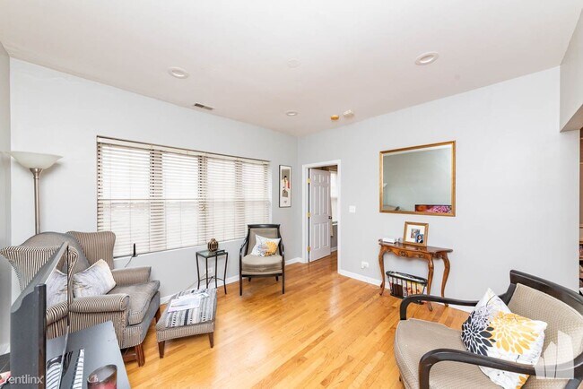 Building Photo - 1 br, 1 bath Condo - 3906 W Belmont Ave
