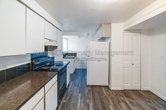 Building Photo - 1631 E Rowan Ave