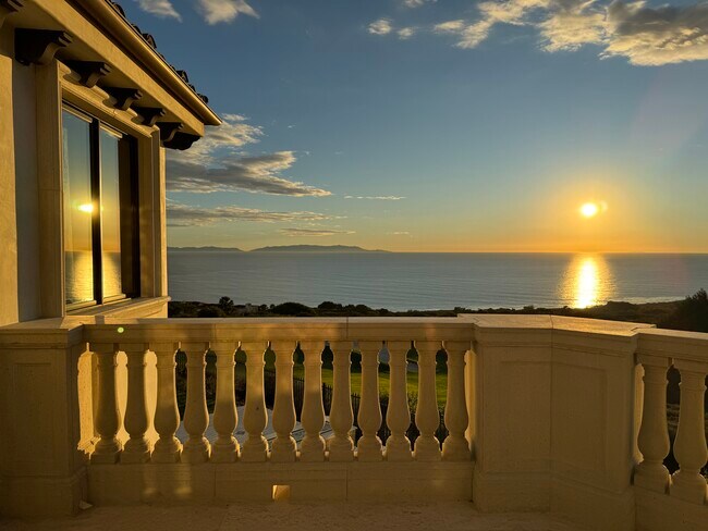 Foto del edificio - 31909 Emerald View Dr