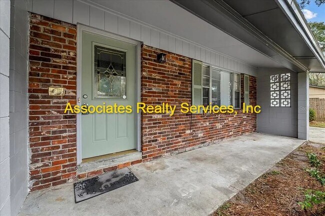 Building Photo - Suburban Heights-4 bedroom/ 2 bath