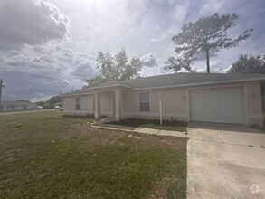 Building Photo - 9 Cedar Cir