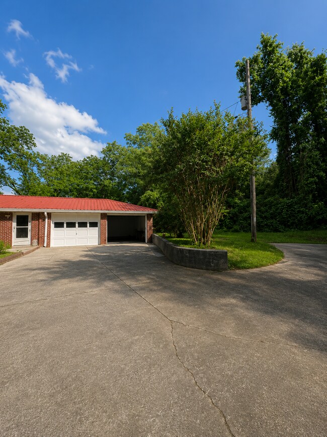 Foto del edificio - 8457 Thomaston Rd