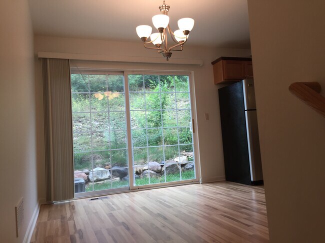 Foto del edificio - 1135 Ridge Creek Cir