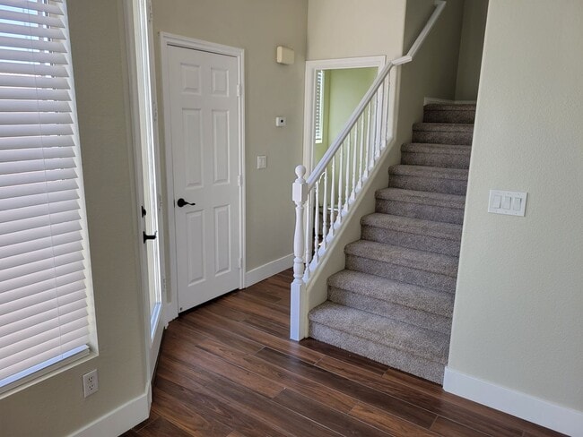 Building Photo - Beautiful SW home Annual Ridge