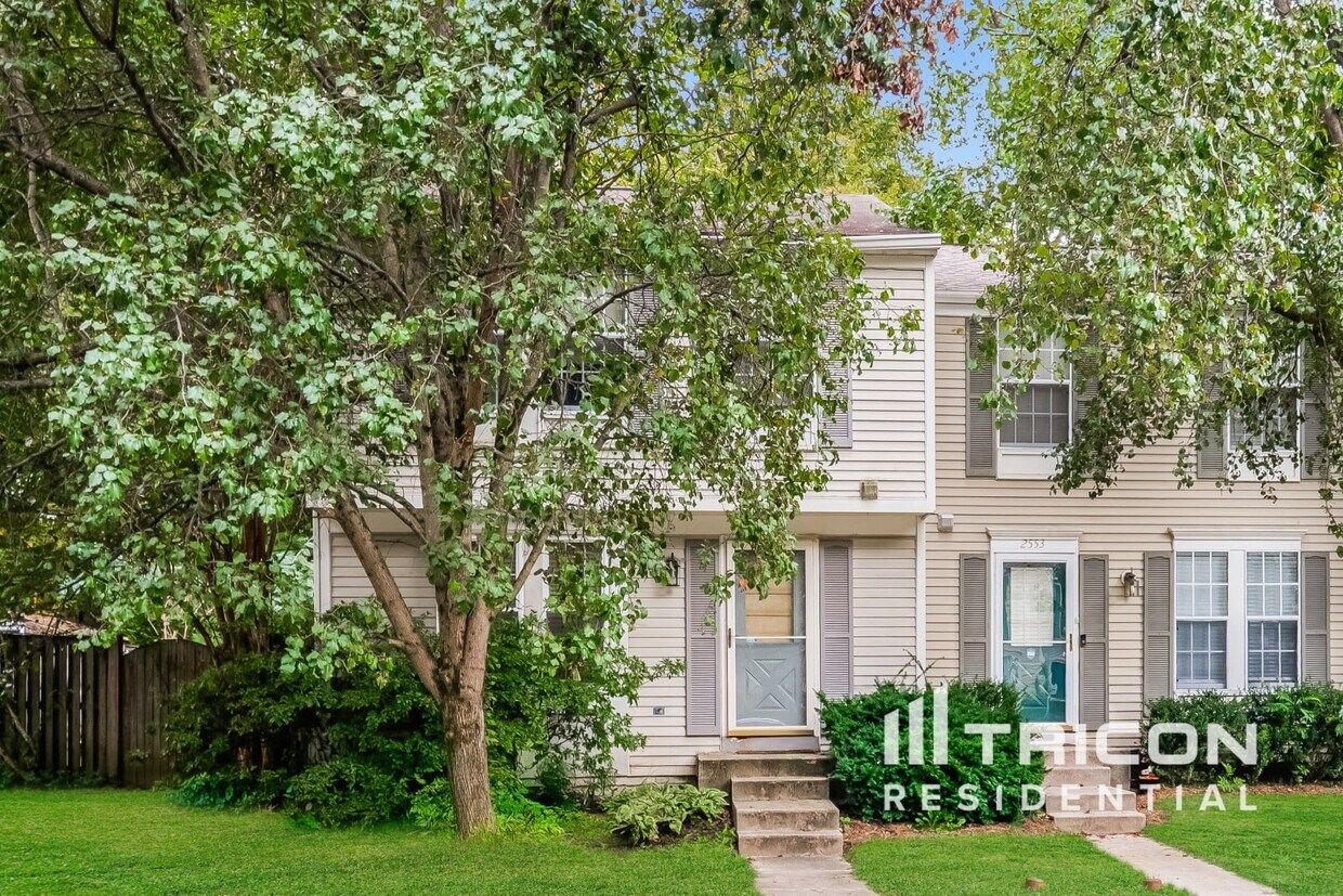 Foto principal - 2551 Log Mill Ct