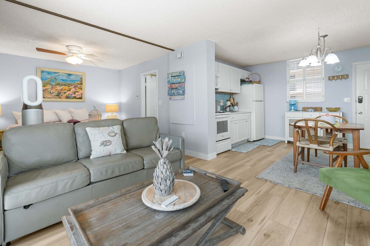 Foto principal - 5800 Bonita Beach Rd SW