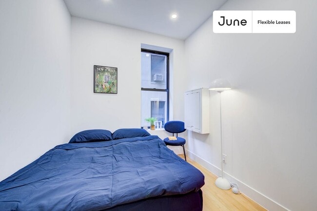 Building Photo - Functional ROOM at The Central Park Manhattan House
