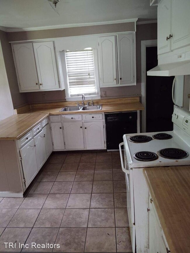 Building Photo - 2 br, 1 bath House - 1524 Central