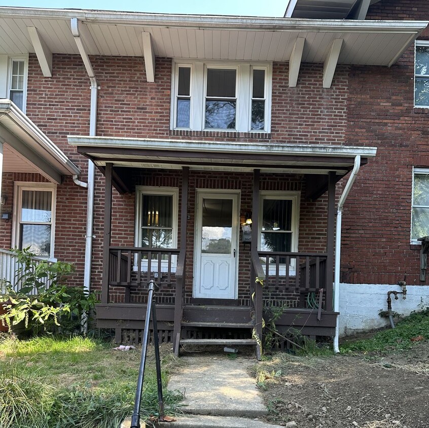 Primary Photo - Two bedroom, one bath townhome.
