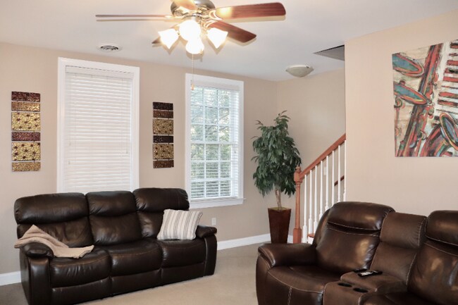 Foto del edificio - 312 Long Pointe Ln