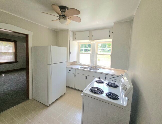 Kitchen 8X9 - 337 N 32nd St