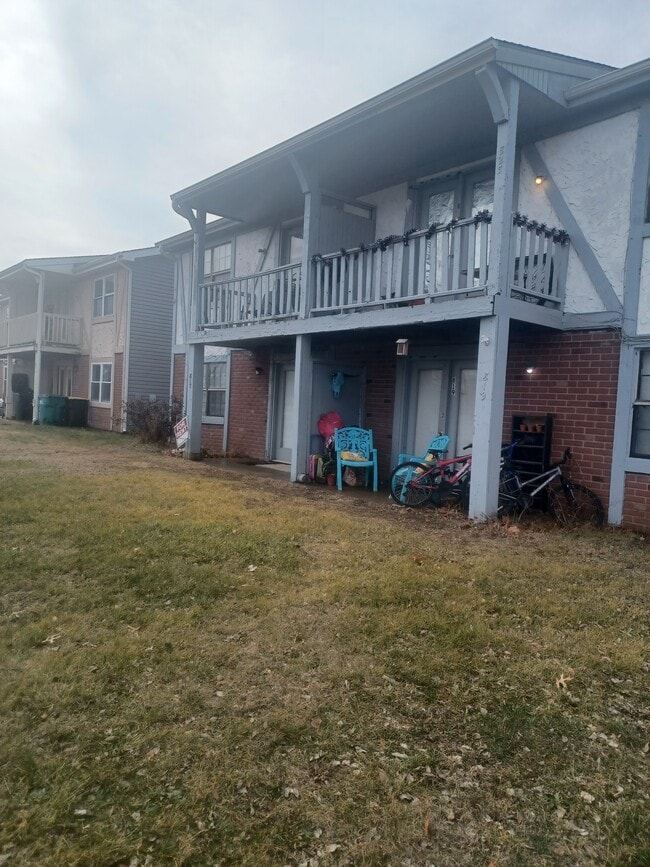 Building Photo - 819 N Washington St