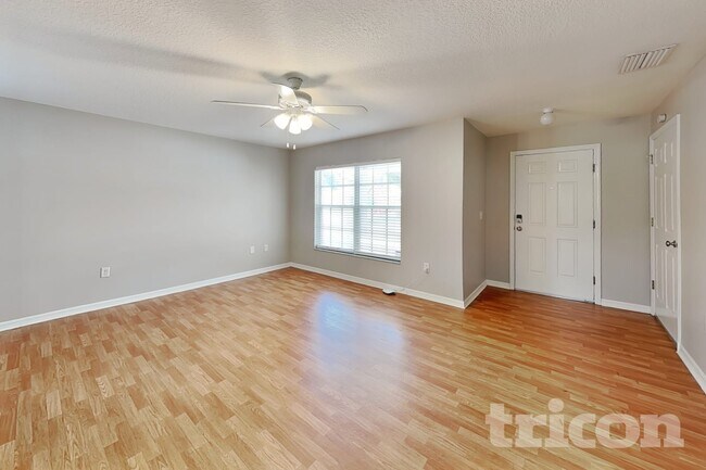 Building Photo - 10211 Summerview Cir