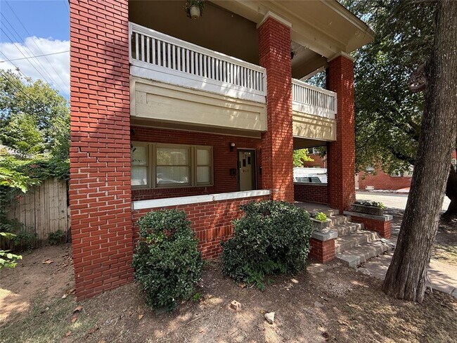 Foto del edificio - 1806 N Robinson Ave