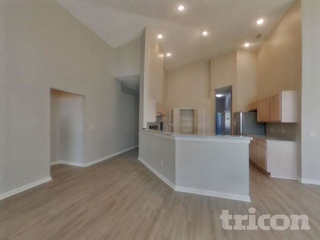 Building Photo - 3264 Abbeyfield Dr E