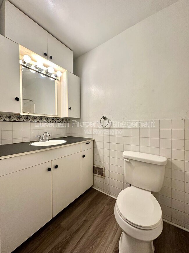 Foto del edificio - 529 Wheaton Ave