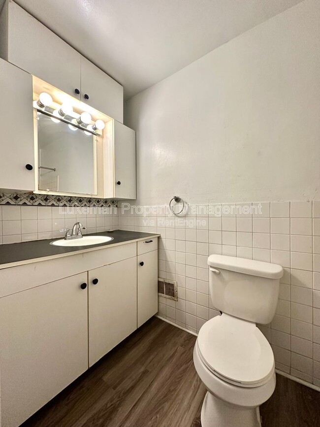 Building Photo - 529 Wheaton Ave