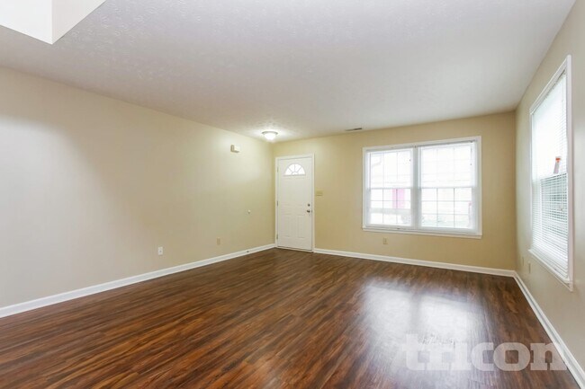 Foto del edificio - 607 Mountain Pine Dr