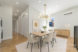 Building Photo - Spacious 5-Bedroom, 2-Bath Duplex in Prime...