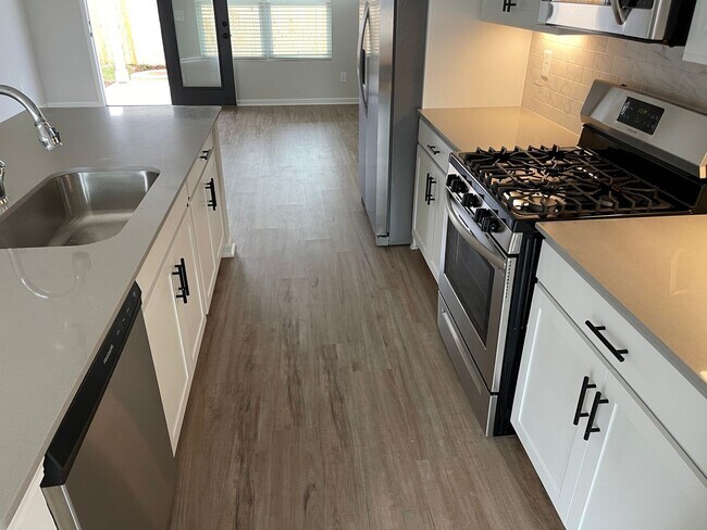 Foto del edificio - Townhome Available August 2026!