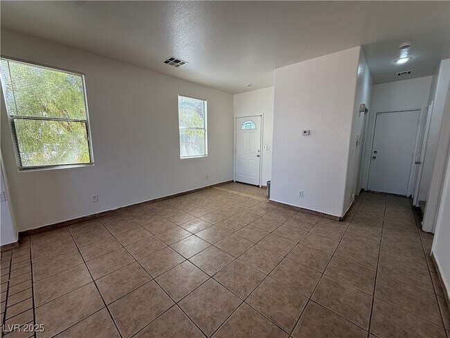 Foto del edificio - 5968 Hickory Nut Ave