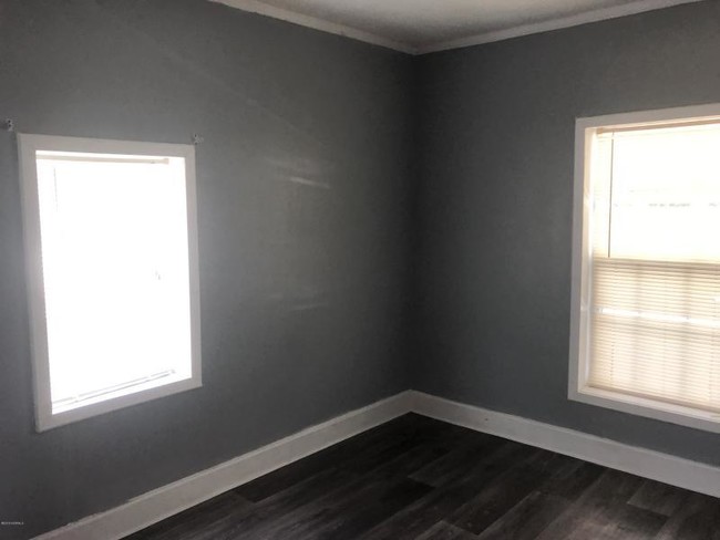 Foto del edificio - 7712 Long Ridge Rd