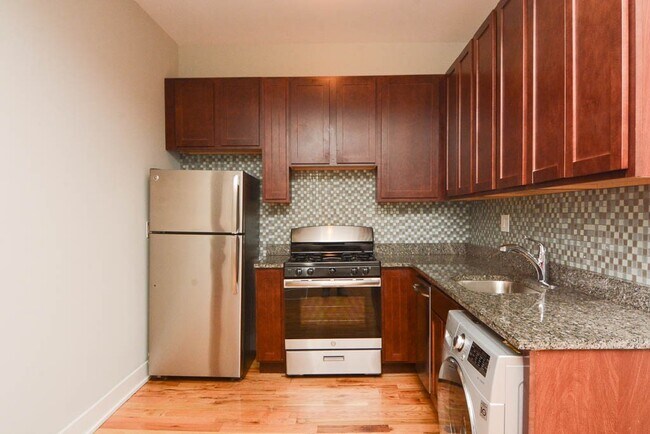 Foto del edificio - 638 W Oakdale